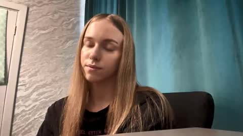 Snapshot of mafaldatefera chatting on 03-24-26, 06:07 Sara online show from 03-24-26, 06:07