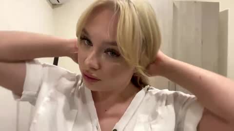 Molly online show from 04-30-26, 04:13