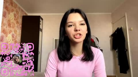 Snapshot of magdaleneshindorf chatting on 03-23-26, 11:47 Emilia online show from 03-23-26, 11:47