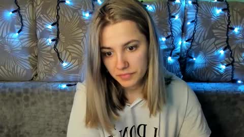 Maggie online show from 03-09-25, 05:22