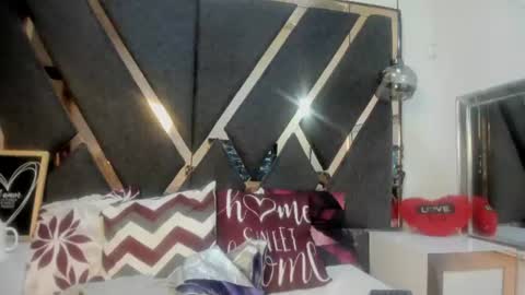 Snapshot of maggyx_69 chatting on 06-18-26, 01:48 Kimy online show from 06-18-26, 01:48
