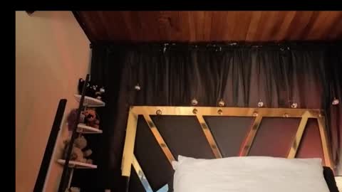   online show from 12-22-25, 12:46