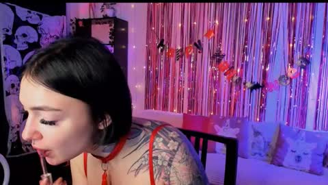 Snapshot of magic_alie chatting on 10-26-25, 07:53 Magic Allie online show from 10-26-25, 07:53