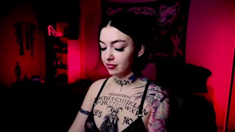 Snapshot of magic_alie chatting on 03-31-26, 07:47 Magic Allie online show from 03-31-26, 07:47