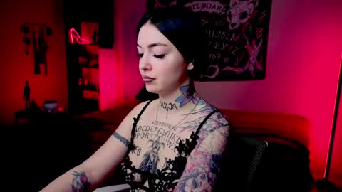 Snapshot of magic_alie chatting on 04-15-26, 07:58 Magic Allie online show from 04-15-26, 07:58