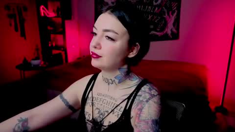 Snapshot of magic_alie chatting on 05-12-26, 07:33 Magic Allie online show from 05-12-26, 07:33