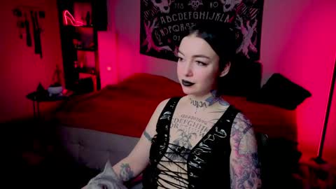 Snapshot of magic_alie chatting on 05-13-26, 08:06 Magic Allie online show from 05-13-26, 08:06