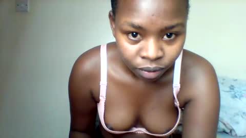 Snapshot of magic_bliss chatting on 11-05-25, 01:16 Bliss online show from 11-05-25, 01:16