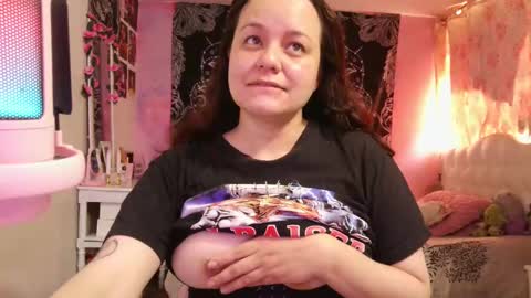 Snapshot of magic_clairewitch chatting on 01-11-25, 04:25 Claire online show from 01-11-25, 04:25