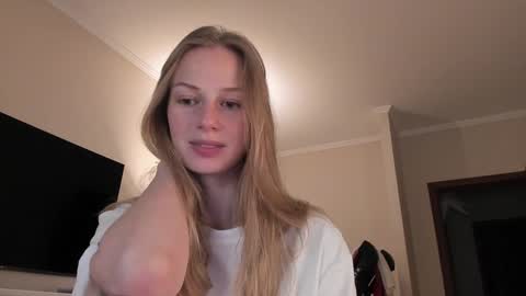 Alice  online show from 12-24-24, 11:49