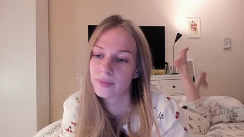 Alice  online show from 01-06-25, 03:29