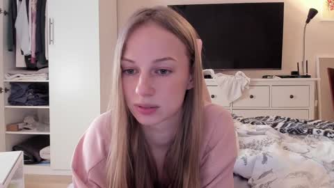 Alice  online show from 01-13-25, 09:08