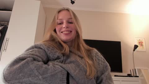 Alice  online show from 01-23-25, 02:50