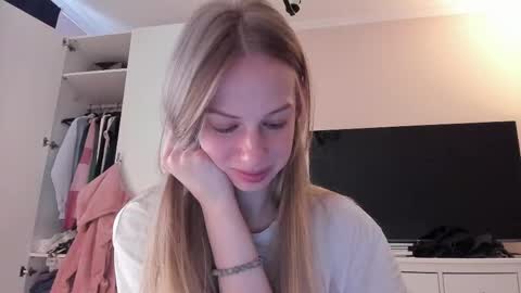 Alice  online show from 02-22-25, 10:40