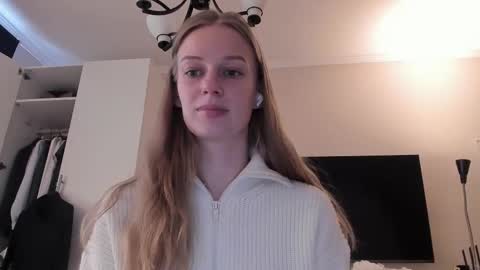 Alice  online show from 02-25-25, 09:20