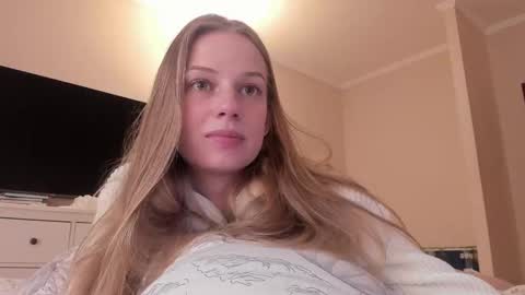 Alice  online show from 02-25-25, 12:24