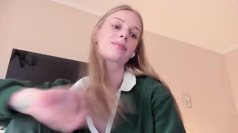 Alice  online show from 03-04-25, 12:33