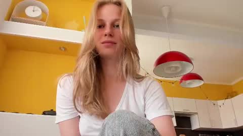 Alice  online show from 07-27-26, 01:40