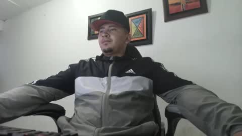 magic_milk23 online show from 09-18-25, 10:50