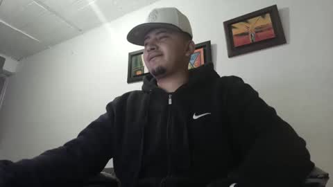 magic_milk23 online show from 09-19-25, 04:58