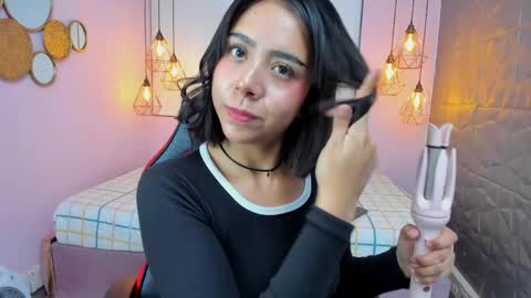Oliviah online show from 06-06-26, 01:05