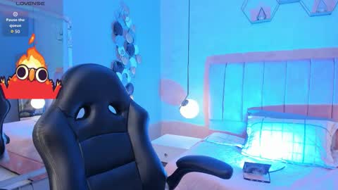 Snapshot of magic_vera chatting on 10-11-25, 11:31 Vera online show from 10-11-25, 11:31