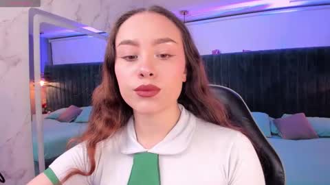 Snapshot of magic_vera chatting on 11-10-25, 11:42 Vera online show from 11-10-25, 11:42