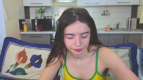 Snapshot of magical_mermaids chatting on 12-04-24, 01:09 Alice online show from 12-04-24, 01:09