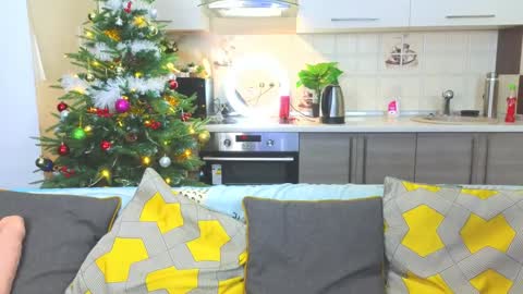 Snapshot of magical_mermaids chatting on 12-11-24, 12:44 Alice online show from 12-11-24, 12:44