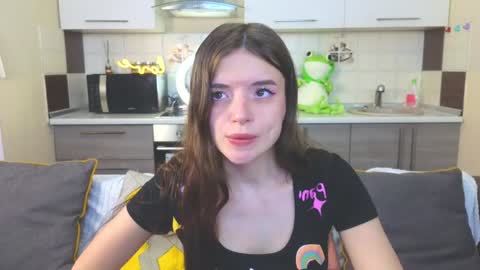 Snapshot of magical_mermaids chatting on 02-05-25, 12:17 Alice online show from 02-05-25, 12:17