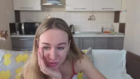 Snapshot of magical_mermaids chatting on 10-06-25, 06:00 Alice online show from 10-06-25, 06:00