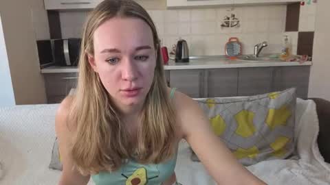 Snapshot of magical_mermaids chatting on 10-20-25, 06:03 Alice online show from 10-20-25, 06:03