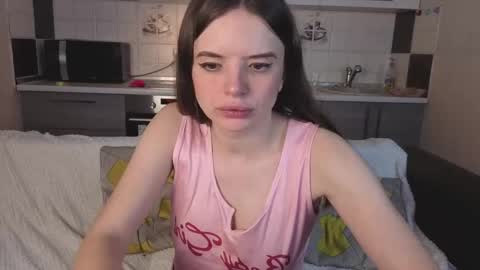 Snapshot of magical_mermaids chatting on 11-05-25, 11:10 Alice online show from 11-05-25, 11:10