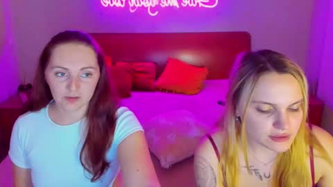 Lili and Bella online show from 03-06-25, 10:30