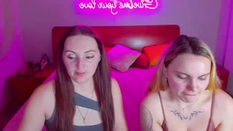 Lili and Bella online show from 03-12-25, 07:46