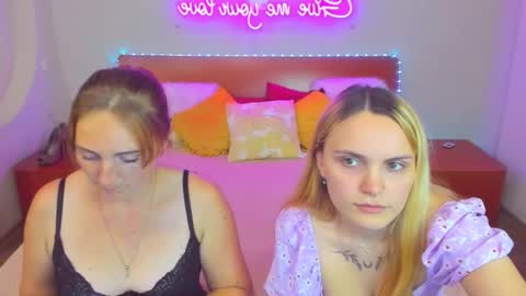 Lili and Bella online show from 09-13-25, 06:40