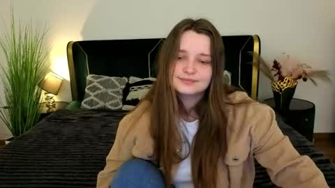 Emily online show from 05-11-26, 06:08