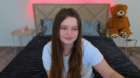 Emily online show from 05-12-26, 05:59