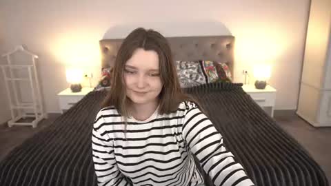 Emily online show from 06-17-26, 12:40