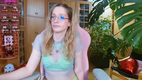 Nicole online show from 02-17-25, 12:10