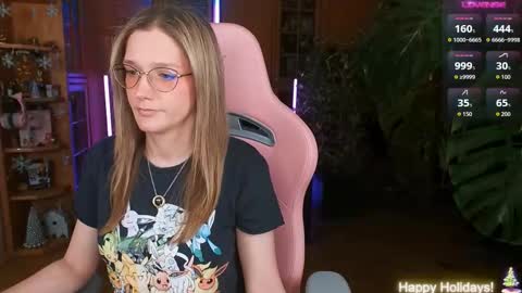 Nicole online show from 12-20-25, 05:09