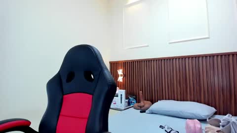 magievans1 online show from 02-22-25, 12:08