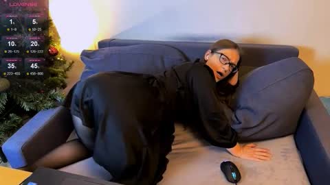 Jade online show from 10-15-25, 11:27