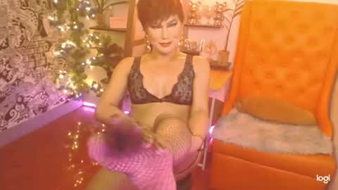 Snapshot of magnificentlydevilqueen chatting on 06-13-26, 08:01 MagnificentlyDEVILQueen online show from 06-13-26, 08:01