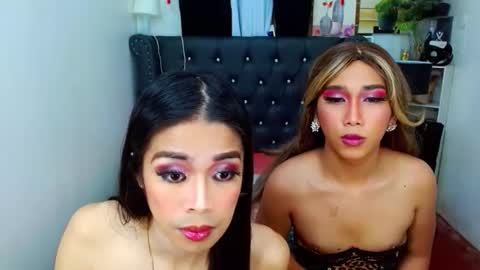 Snapshot of magnificenttranny chatting on 11-16-25, 02:33 BELLA AND HANA online show from 11-16-25, 02:33