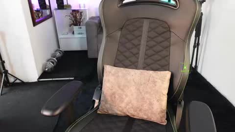 If you want me to use the Lovense please let me know  --    online show from 02-18-26, 06:15