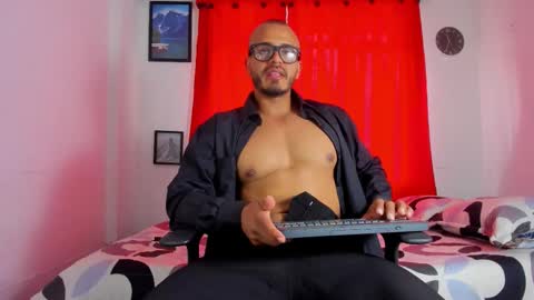 Magnusclark online show from 11-11-25, 06:08