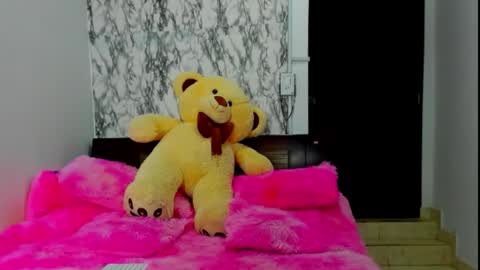 Snapshot of maia_bronce chatting on 02-23-26, 10:12 Maia Bronce online show from 02-23-26, 10:12