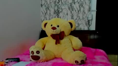 Snapshot of maia_bronce chatting on 05-04-26, 12:06 Maia Bronce online show from 05-04-26, 12:06