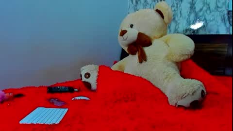 Snapshot of maia_bronce chatting on 06-06-26, 01:11 Maia Bronce online show from 06-06-26, 01:11